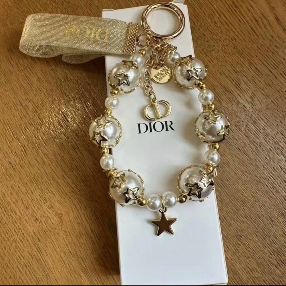 Dior Gold and White Starry Pearl Bracelet - Picture 4 of 6